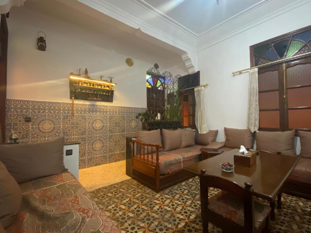 Appartement Meuble 5 Personnes En Plein Centre Ville Rabat Bagian luar foto
